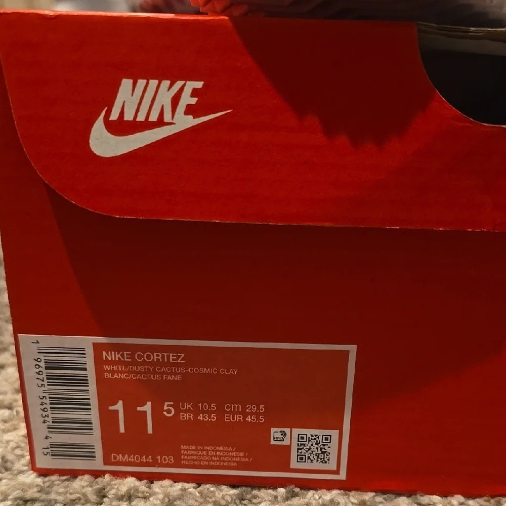 Nike White and Blue Sneakers - Picture 2 of 3